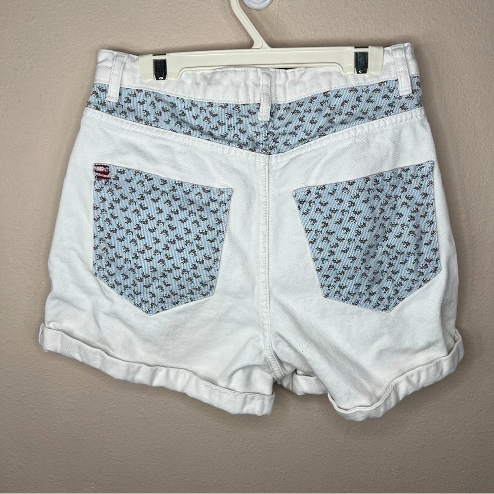 Size 27 Urban Outfitters White Patchwork Floral Denim Jean Shorts Retro Style